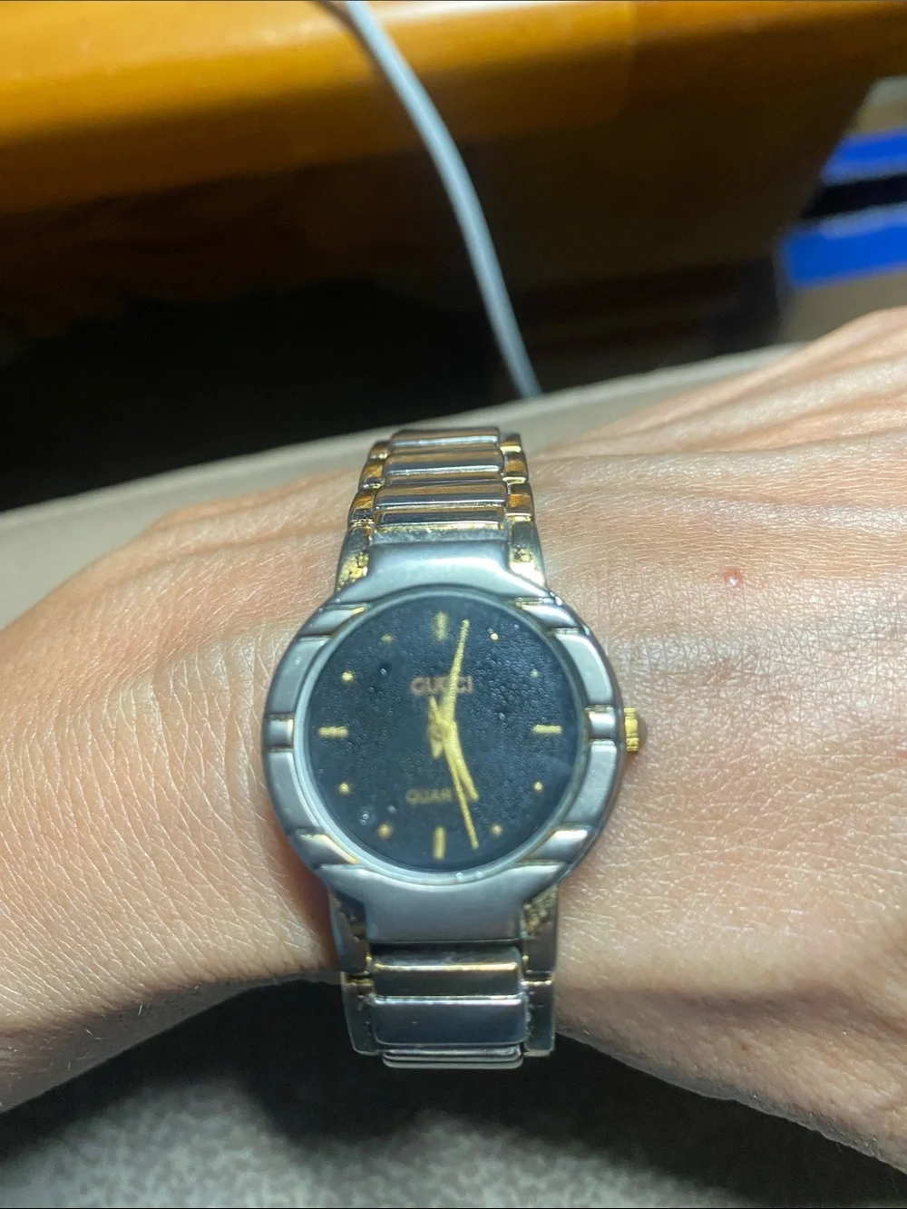 Vintage Gucci Women’s Quartz Stainless Steel Watch with Black Dial